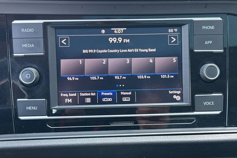 Used 2021 Volkswagen Jetta SE image 25
