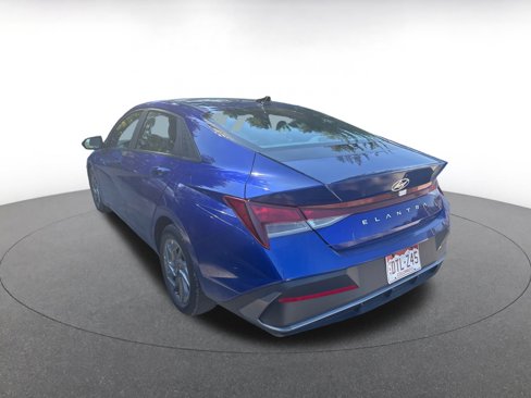 Used 2024 Hyundai Elantra SEL image 4