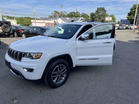 Used 2019 Jeep Grand Cherokee Limited image 38