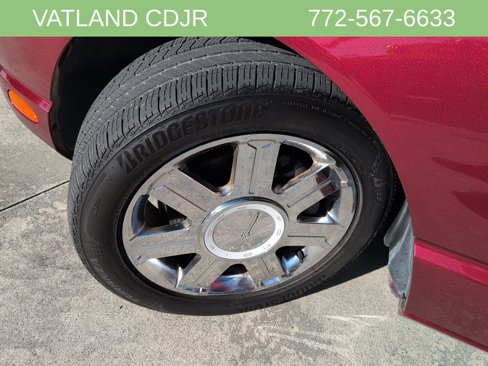 Used 2004 Ford Thunderbird image 39