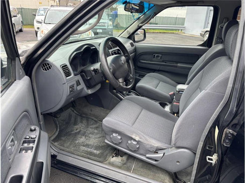 Used 2003 Nissan Frontier SVE image 12