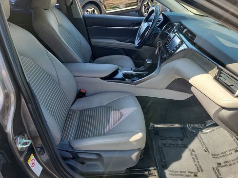 Used 2019 Toyota Camry L image 15