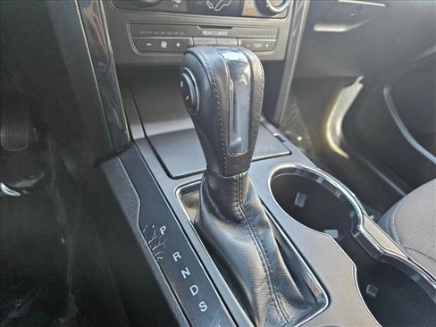 Used 2018 Ford Explorer XLT image 12