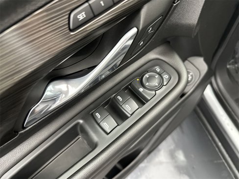 Used 2023 GMC Terrain SLT image 15