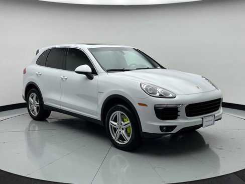 Used 2015 Porsche Cayenne S image 9