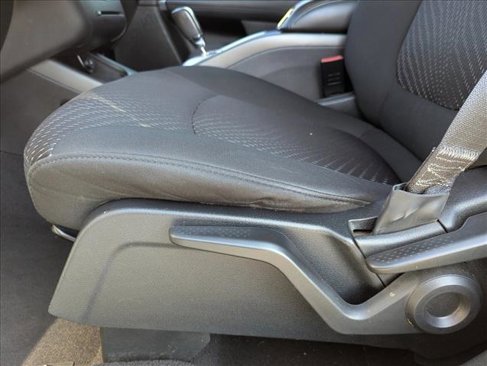 Used 2016 Dodge Journey SE w/ Flexible Seating Group image 11