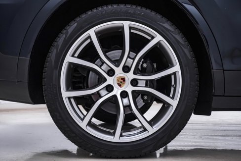 Certified 2022 Porsche Cayenne Coupe image 10