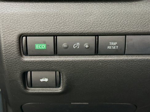 Used 2024 Nissan Sentra SV image 17