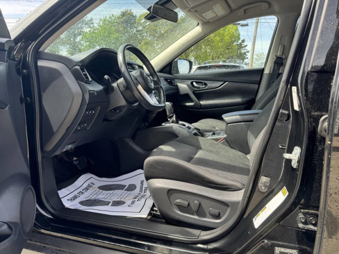 Used 2019 Nissan Rogue SV image 15