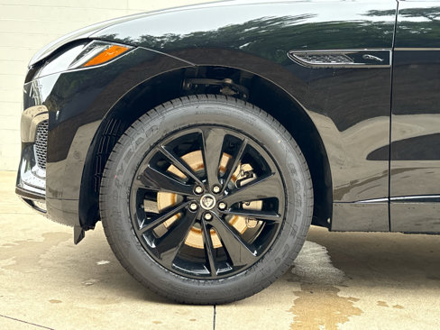 New 2026 Jaguar F-PACE R-Dynamic S image 6