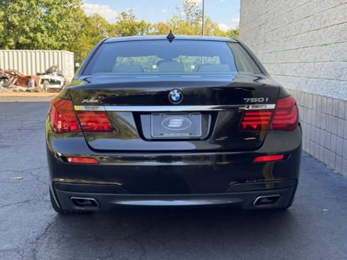 Used 2013 BMW 750i xDrive image 15