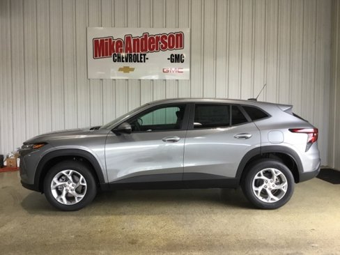 New 2025 Chevrolet Trax LS w/ LS Convenience Package image 2
