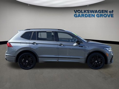 Used 2022 Volkswagen Tiguan SE R-Line image 12