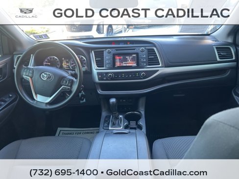Used 2019 Toyota Highlander LE image 11