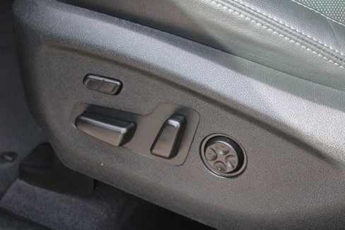 Certified 2018 Kia Sorento SX image 24