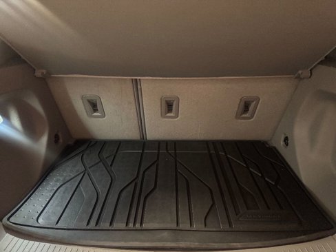 Used 2022 Chevrolet Bolt EUV Premier w/ Launch Edition image 23