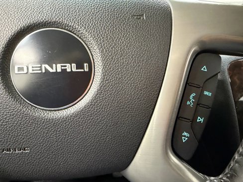 Used 2010 GMC Yukon Denali image 31