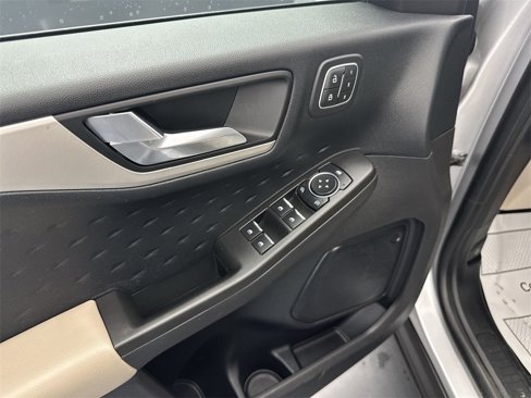 Used 2020 Ford Escape SEL image 15