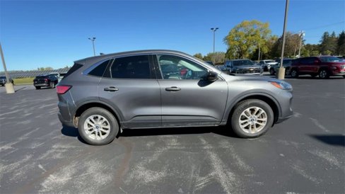 Used 2021 Ford Escape SE image 9