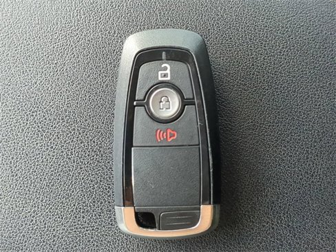 Used 2020 Ford Edge SE image 34
