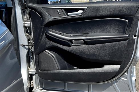 Used 2021 Ford Edge SE w/ Cargo Accessory Package image 24