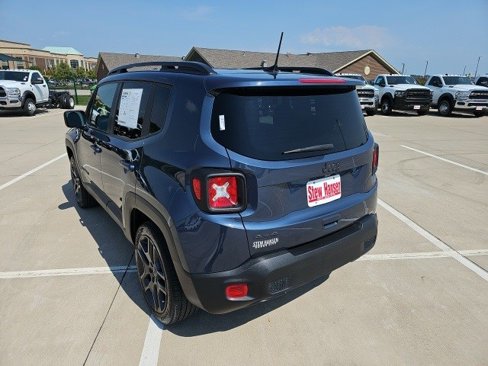 Used 2021 Jeep Renegade Latitude image 3