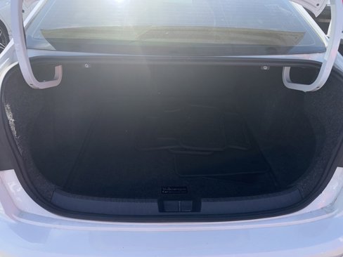 Used 2019 Volkswagen Jetta R-Line image 9