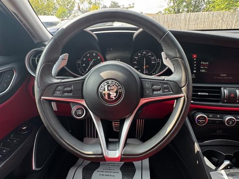 Used 2017 Alfa Romeo Giulia w/ Sport Appearance Package image 39