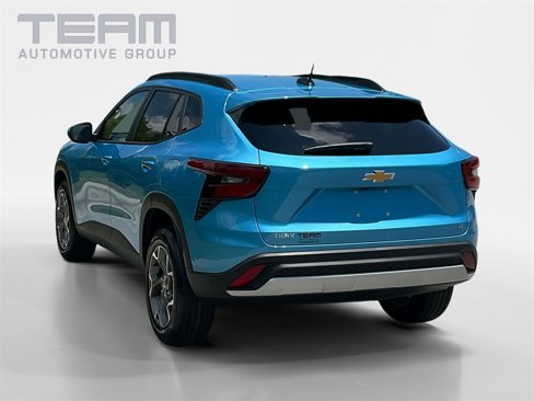 New 2025 Chevrolet Trax LT w/ Driver Confidence Package image 5
