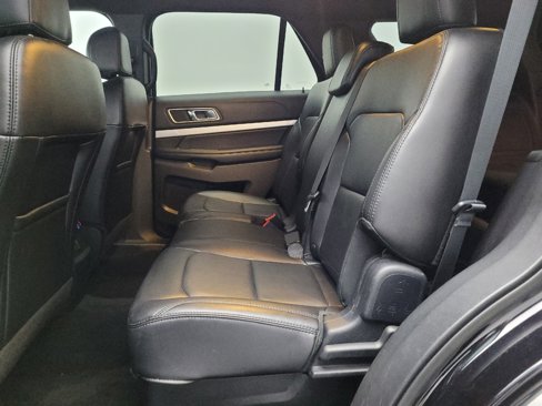 Used 2017 Ford Explorer XLT w/ Equipment Group 202A image 18