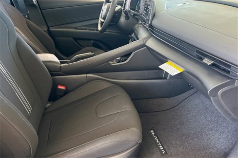 New 2025 Hyundai Elantra Sport image 12