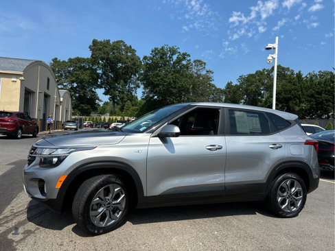 Used 2024 Kia Seltos LX image 6