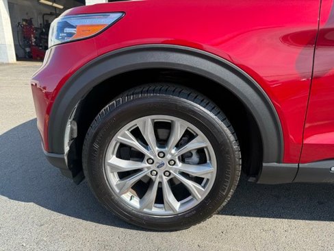 Used 2020 Ford Explorer XLT w/ Equipment Group 202A image 13
