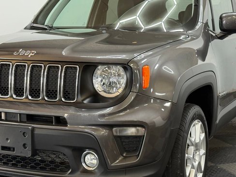 Used 2020 Jeep Renegade Latitude w/ Cold Weather Group image 5