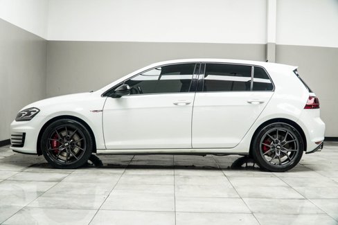 Used 2017 Volkswagen GTI Sport image 9