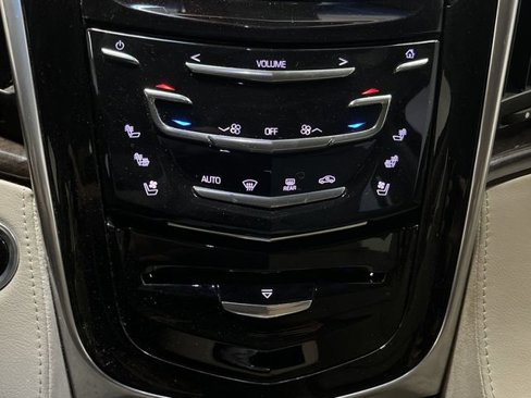 Used 2018 Cadillac Escalade ESV Premium Luxury image 23