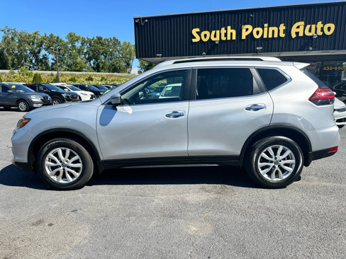 Used 2018 Nissan Rogue SV w/ Sun & Sound Touring Package image 4