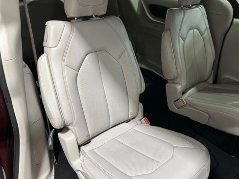 Used 2021 Chrysler Voyager Lxi image 31