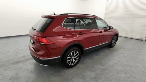 Used 2020 Volkswagen Tiguan SE w/ Panoramic Sunroof Package image 8