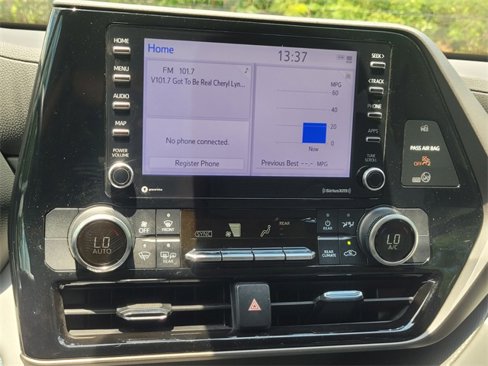 Used 2022 Toyota Highlander L image 19
