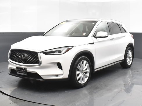 Used 2019 INFINITI QX50 Essential w/ Premium Heat Package image 2
