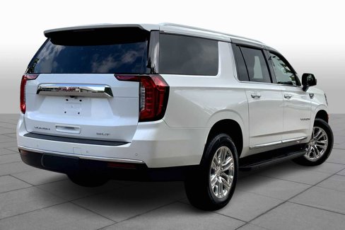 Used 2021 GMC Yukon XL SLT w/ SLT Premium Package image 12