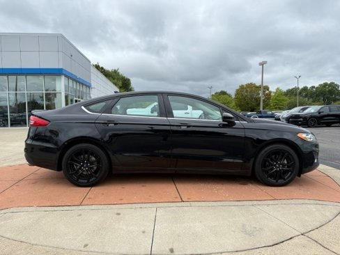 Used 2020 Ford Fusion SE w/ Equipment Group 151A image 7