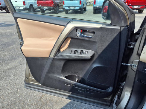 Used 2015 Toyota RAV4 XLE image 16