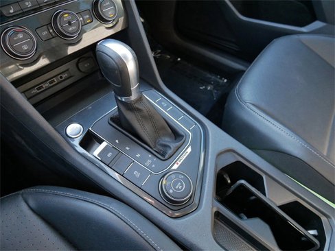 Used 2018 Volkswagen Tiguan SE w/ Panoramic Sunroof Package image 22