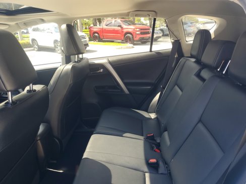 Used 2018 Toyota RAV4 Limited image 13