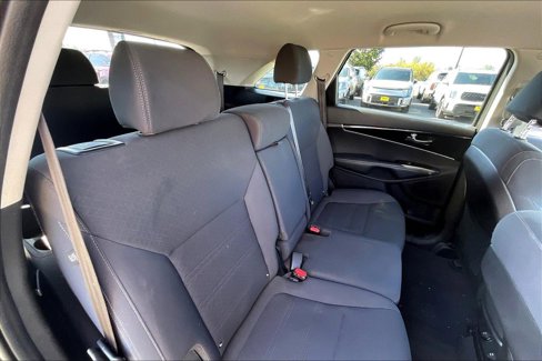 Used 2017 Kia Sorento LX w/ LX V6 Convenience Package image 23
