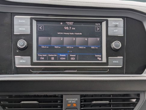Used 2024 Volkswagen Jetta SE image 24