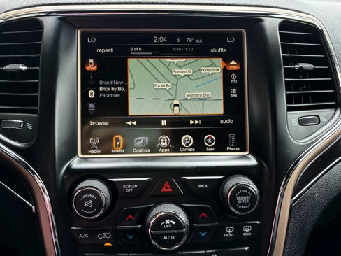 Used 2017 Jeep Grand Cherokee Limited image 22