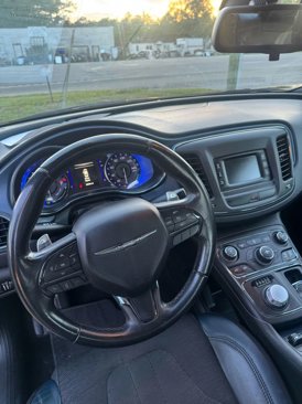 Used 2015 Chrysler 200 S image 16